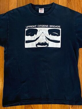 UPRIGHT CITIZENS BRIGADE Vintage improv comedy troupe black t-shirt.